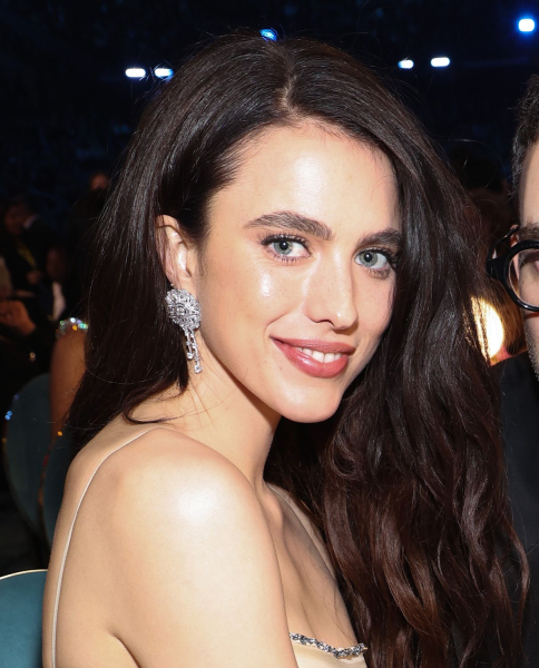 Margaret Qualley side part hairstyle summer hair trends 2025