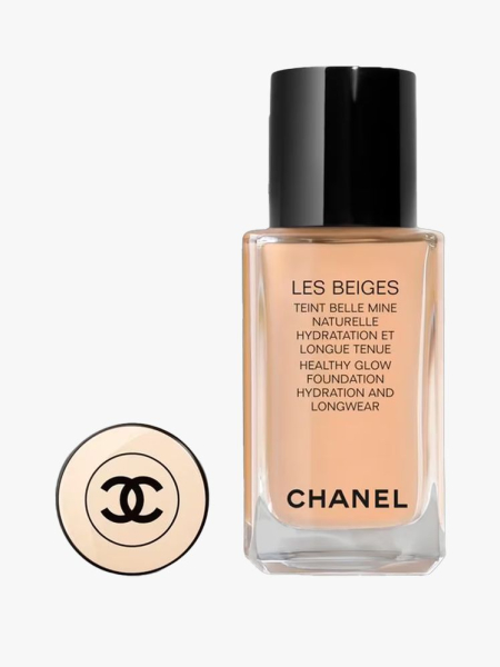 Chanel Les Beige Healthy Glow Foundation in branded component on a light gray background